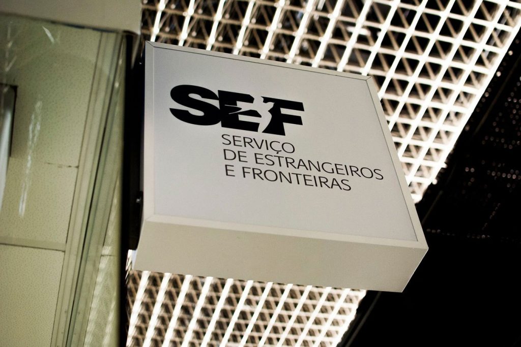 Vagas para atendimento no SEF à venda na Internet: preços podem chegar aos 600 euros, diz associação
