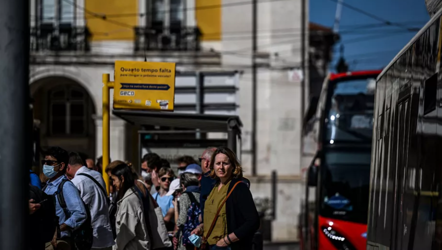 Pedidos disparam e Portugal cria balcões de atendimento rápido para tirar cidadania