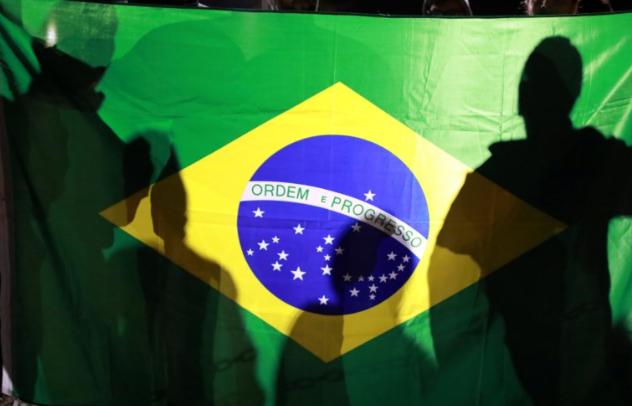 Casa do Brasil atende dois a quatro casos de burla a imigrantes por semana