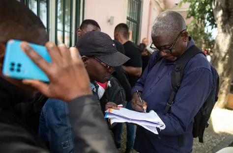 Imigrantes vão precisar de 7 a 10 anos de residência legal em Portugal para pedir nacionalidade