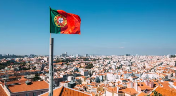 Portugal aprova lei que endurece regras para imigrantes; veja como elas afetam brasileiros