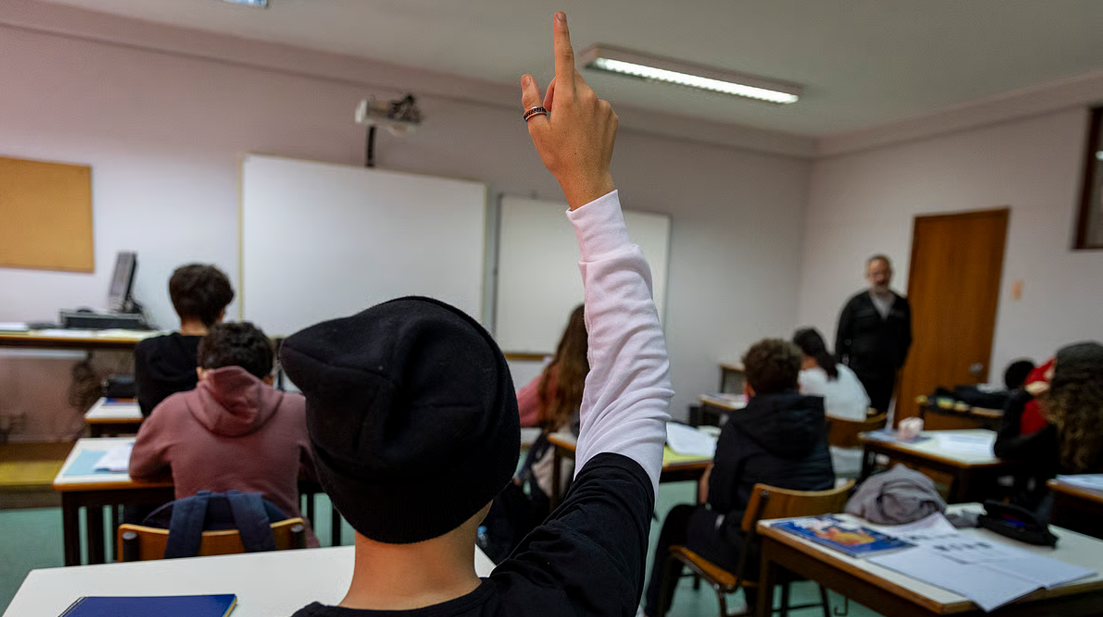 Parlamento aprova equivalência escolar no ensino básico e secundário entre Portugal e Brasil